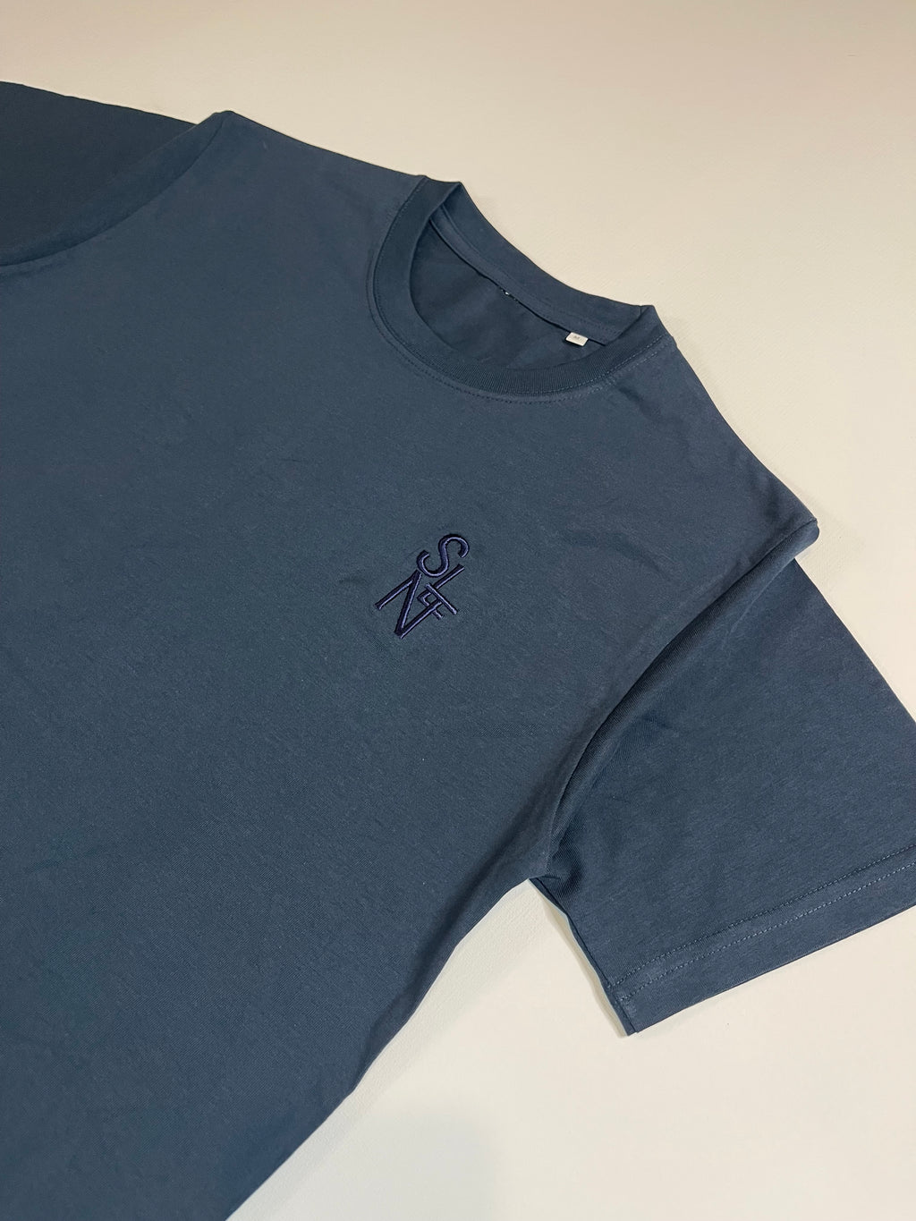 SLNT MONOGRAM COLLECTION REGULAR FIT T-SHIRT